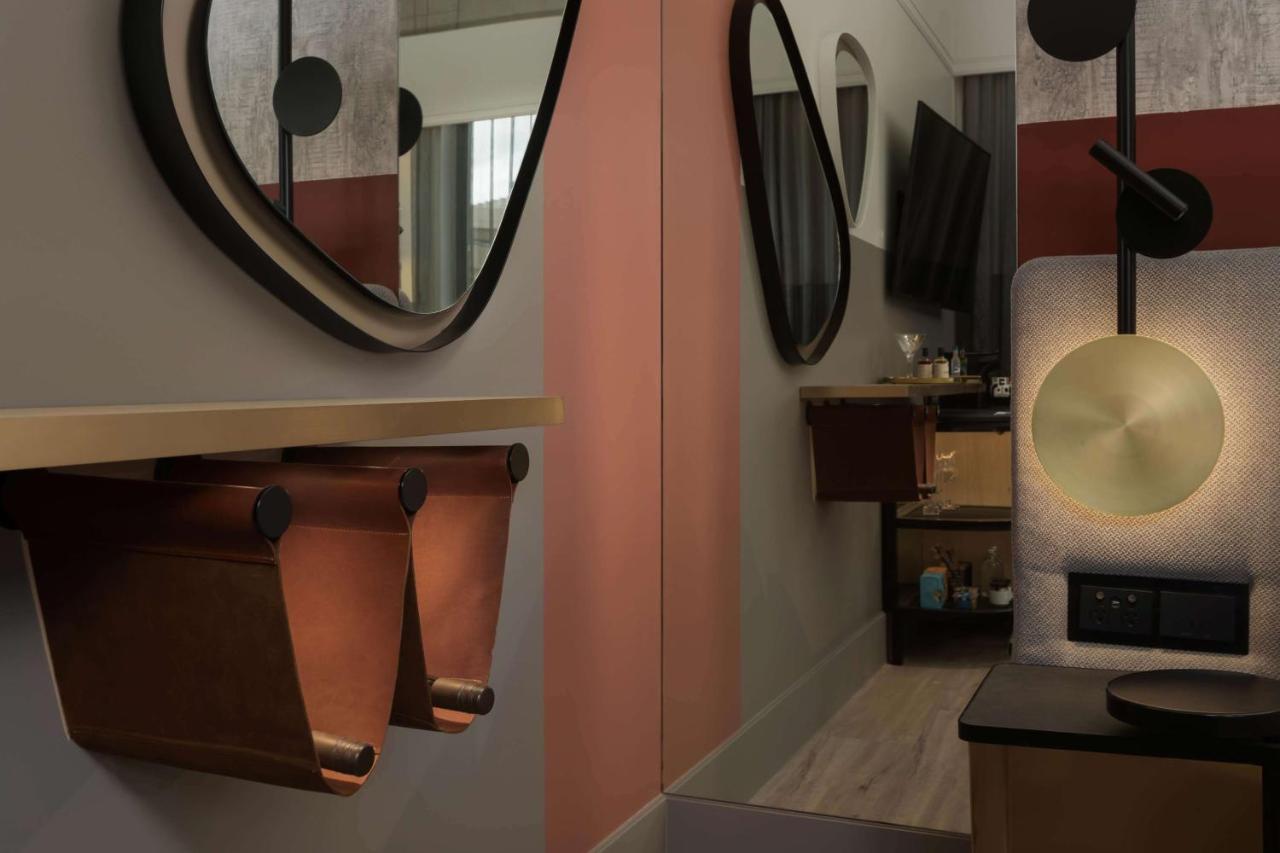 Qt Auckland Hotel Eksteriør billede A 3D rendering of a bathroom