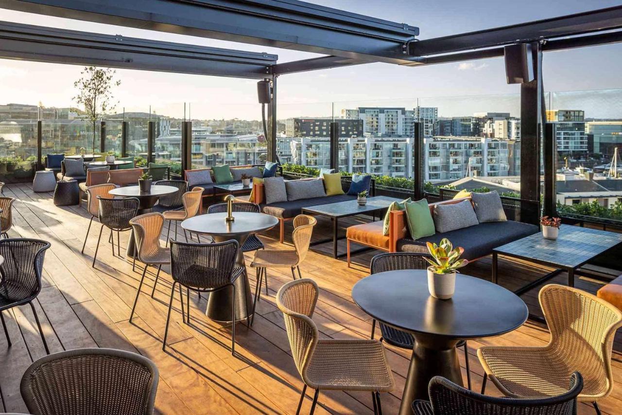 Qt Auckland Hotel Eksteriør billede The rooftop bar at the hotel